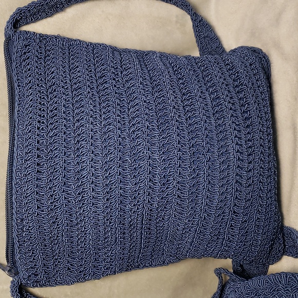 Blue suede faux and crocheted crossbody bag,with attached change purse,… - Picture 7 of 12